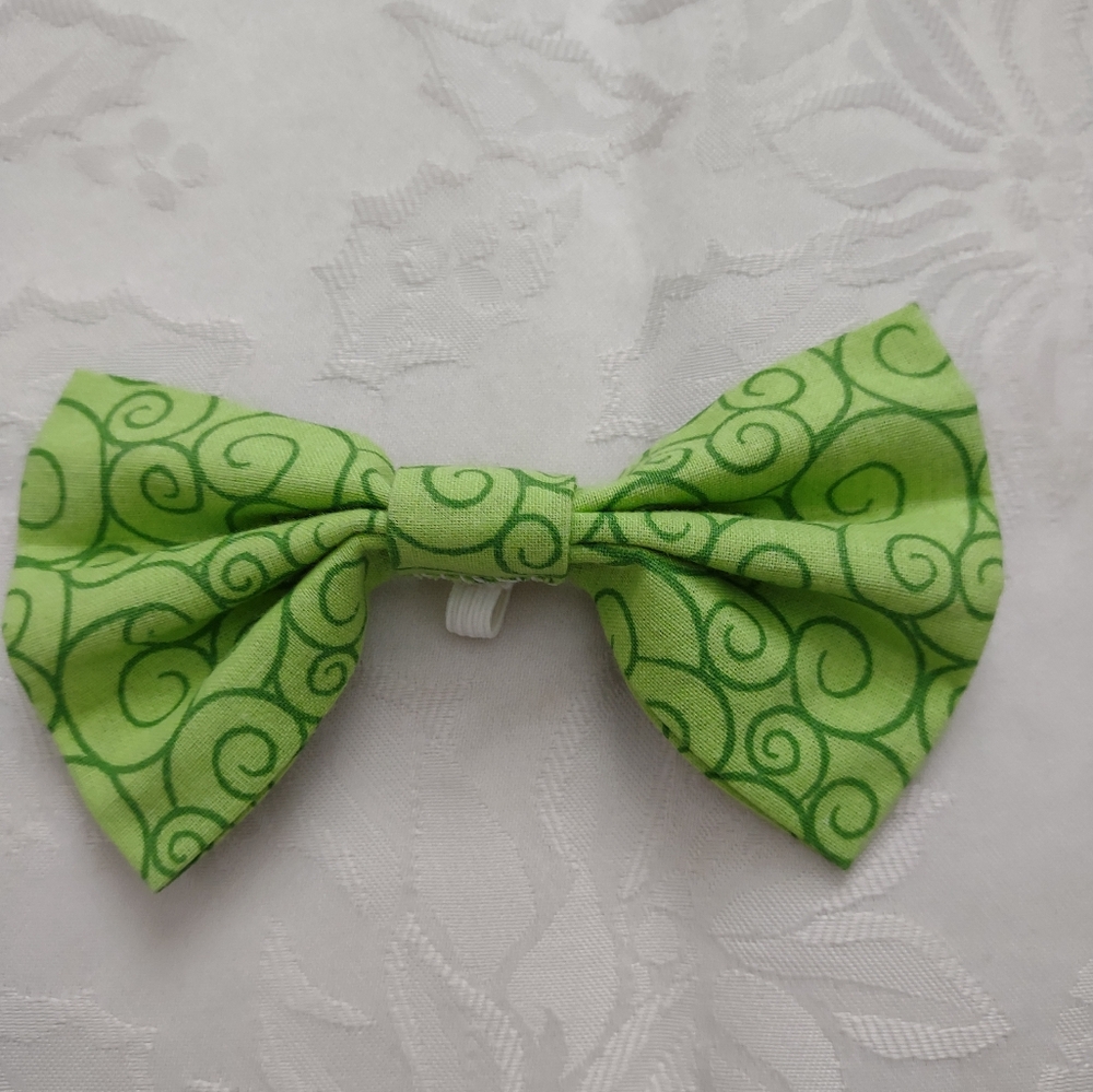 Green Paisley Bow Tie